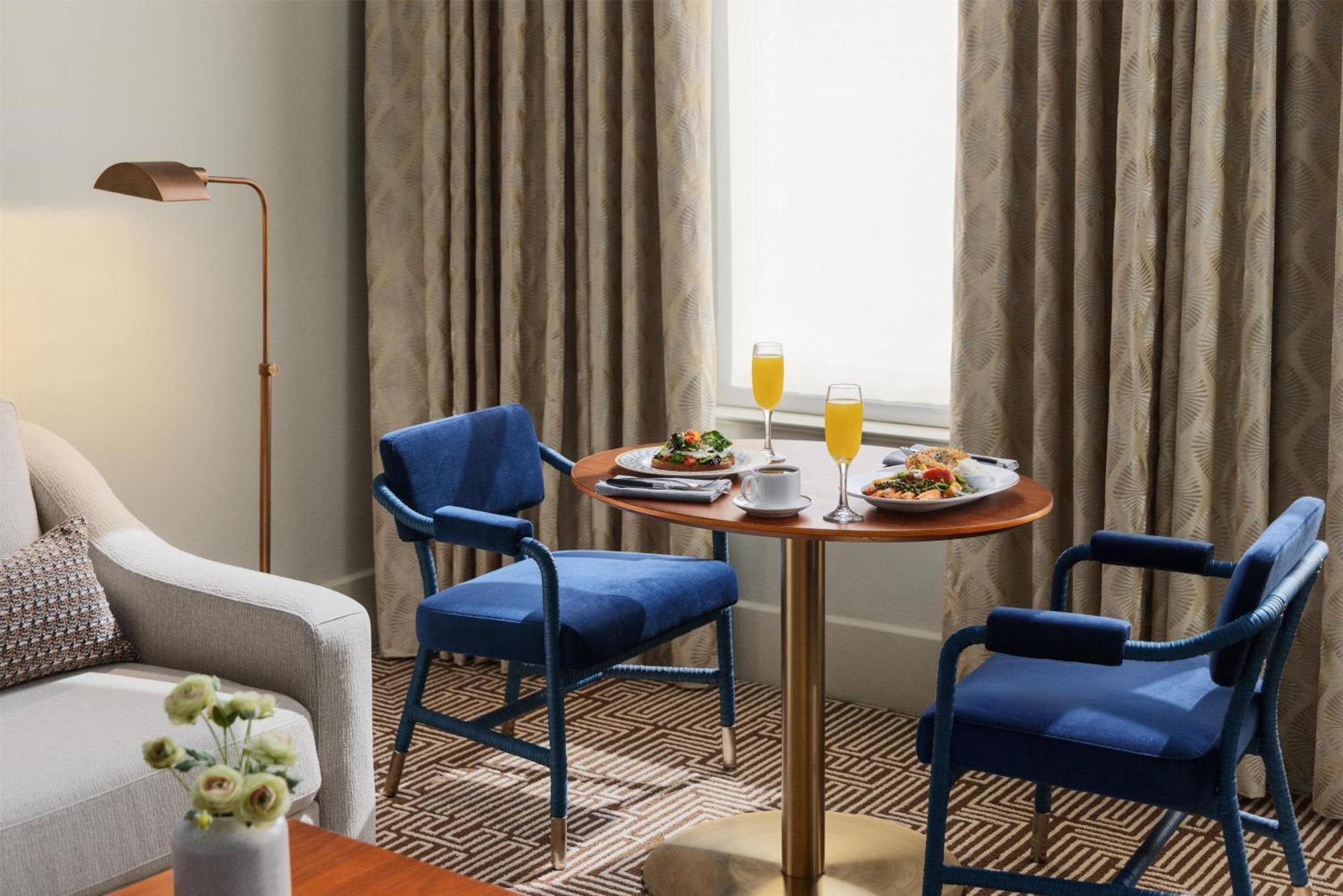 Corner King Suite City View Hearing Accessible