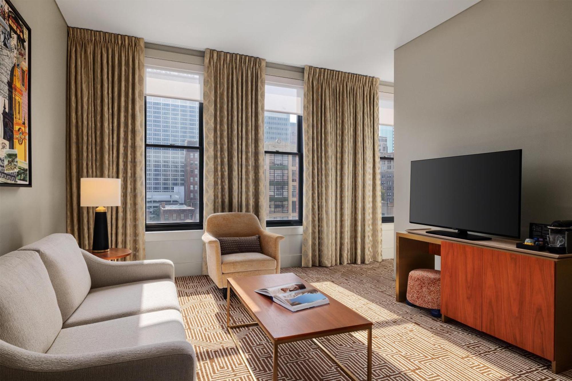 Corner King Suite City View Hearing Accessible