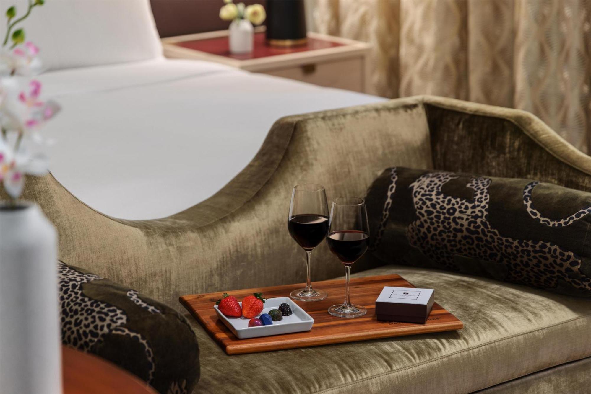 Deluxe King Room City View